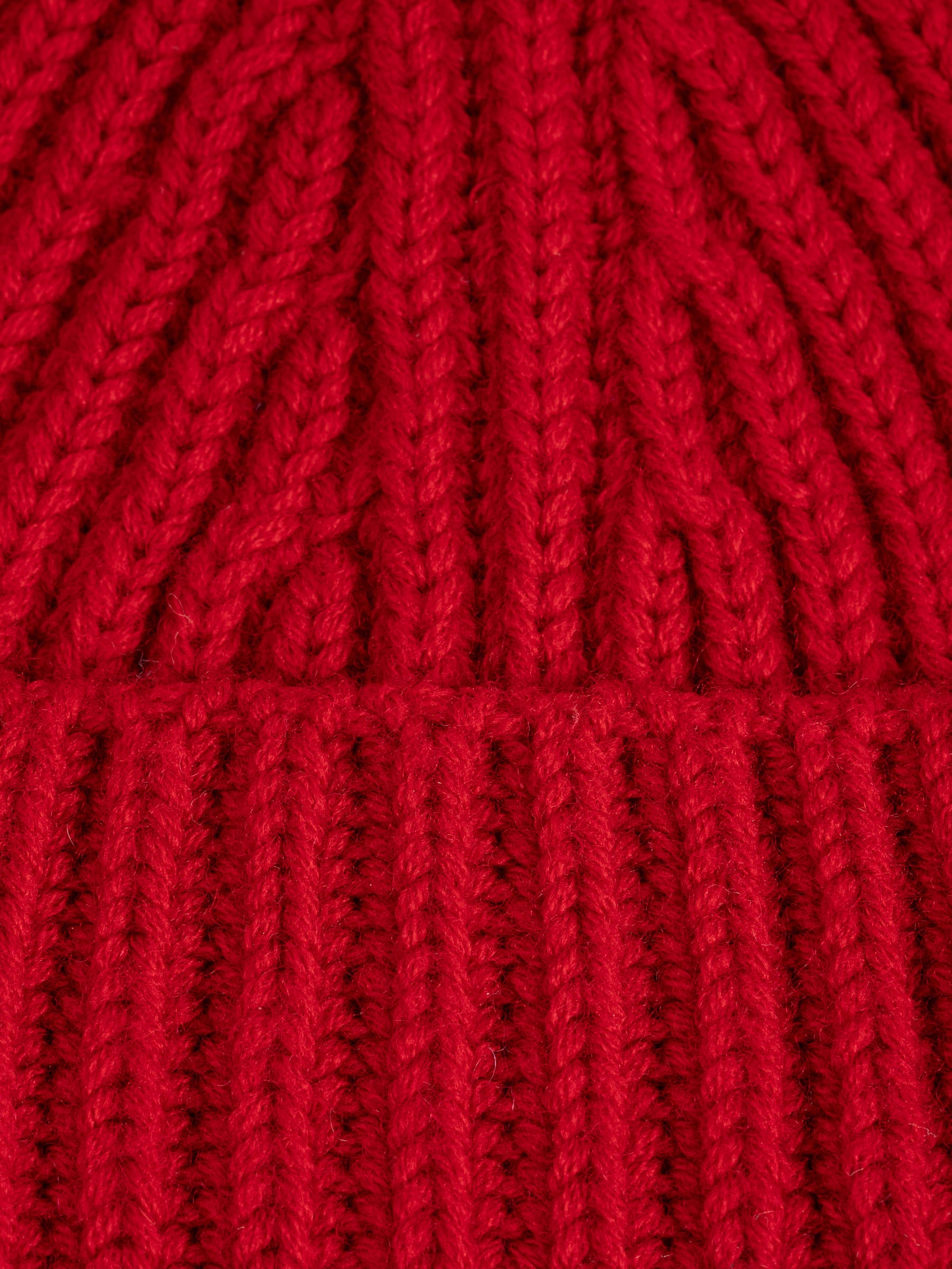 No Rooms Wool Beanie Short Red