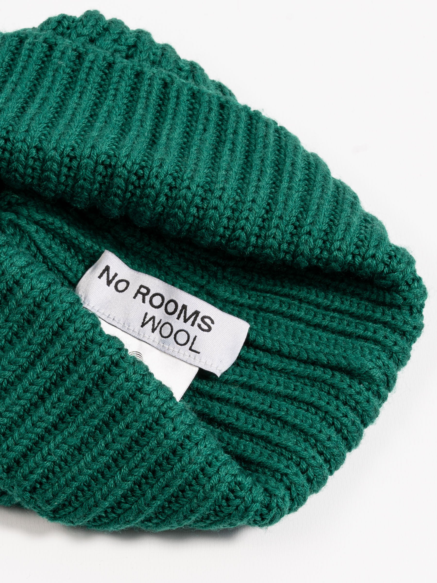 No Rooms Wool Beanie Short Green