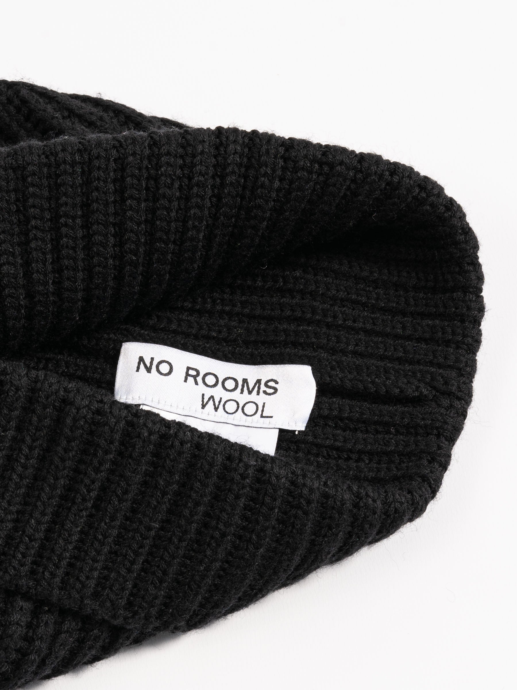No Rooms Wool Beanie Long Black