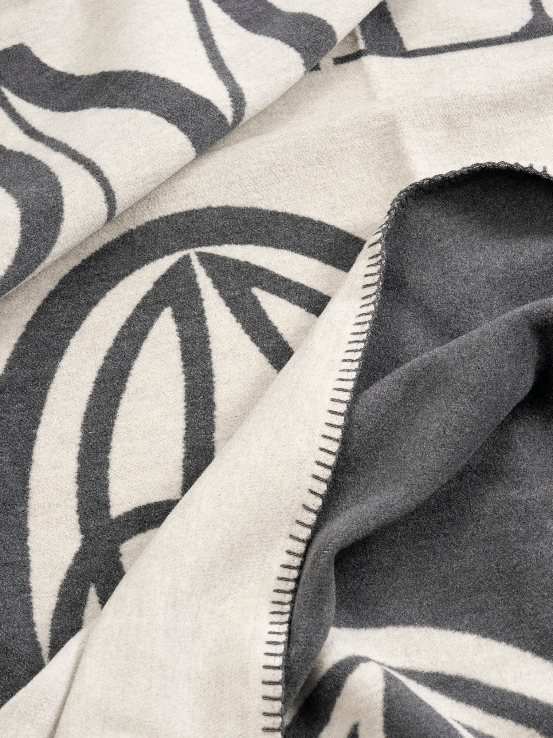 Logo Blanket Silver/Grey