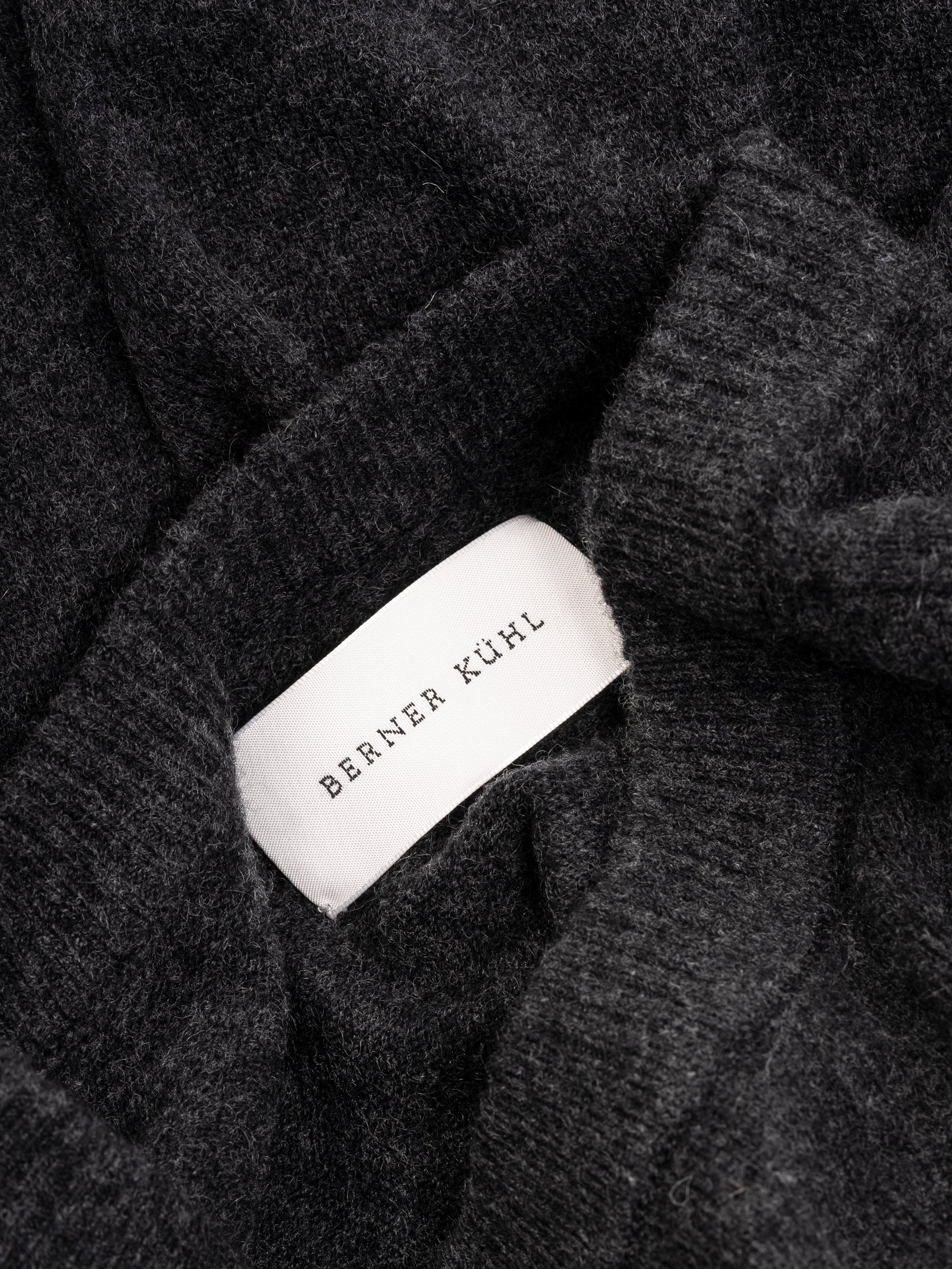 Saddle Crew Sweater Charcoal